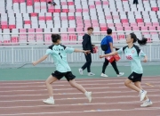 九游娱乐在线-球队女运动员们在赛场上勇敢拼搏，赢得掌声